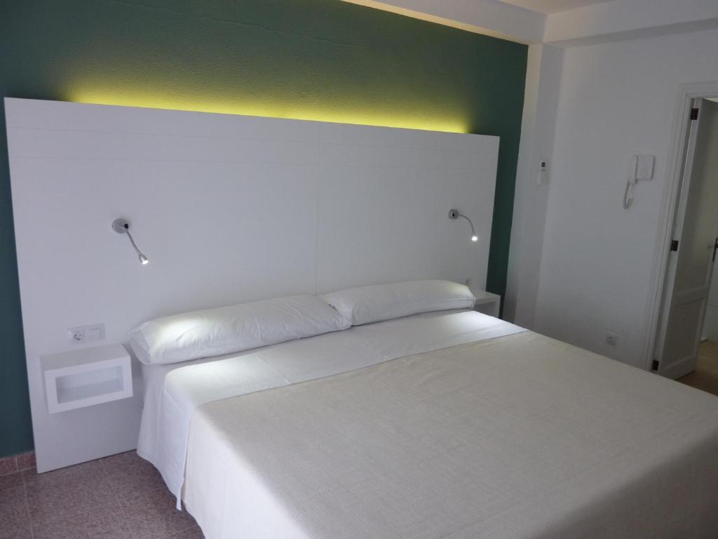 Hotel Sa Roqueta Can Picafort Can Picafort  Zimmer foto